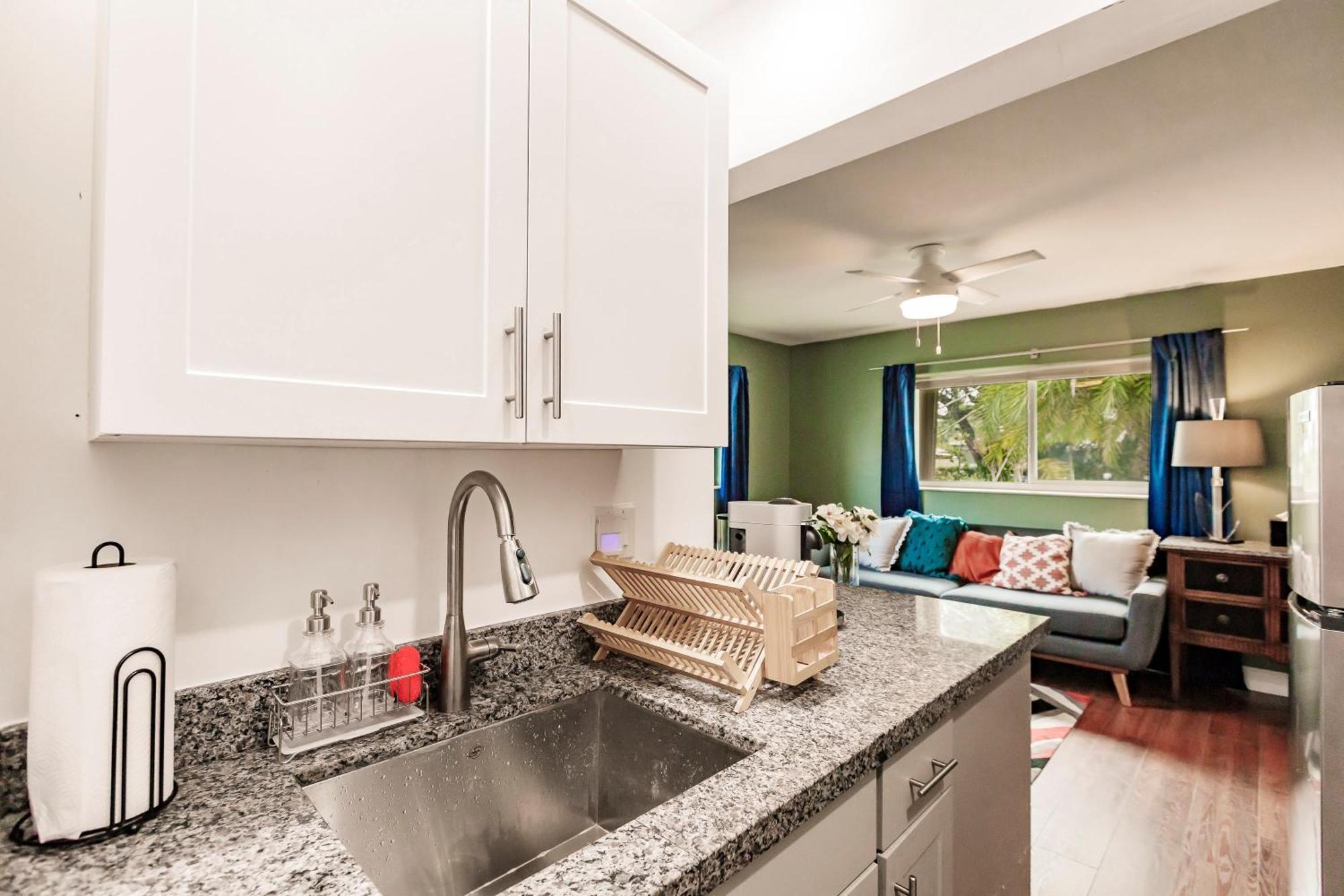 Uhost Ai - Updated 1B1B Hideaway - Sleeps 3 Hollywood Buitenkant foto