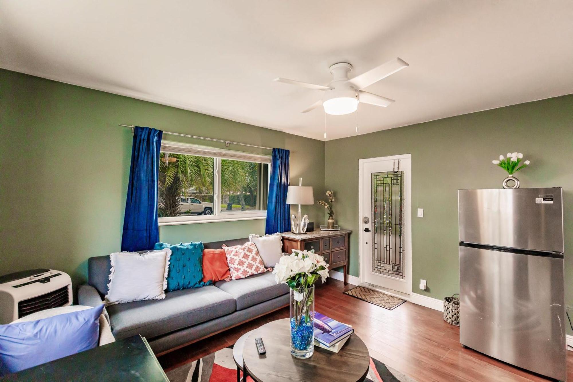 Uhost Ai - Updated 1B1B Hideaway - Sleeps 3 Hollywood Buitenkant foto