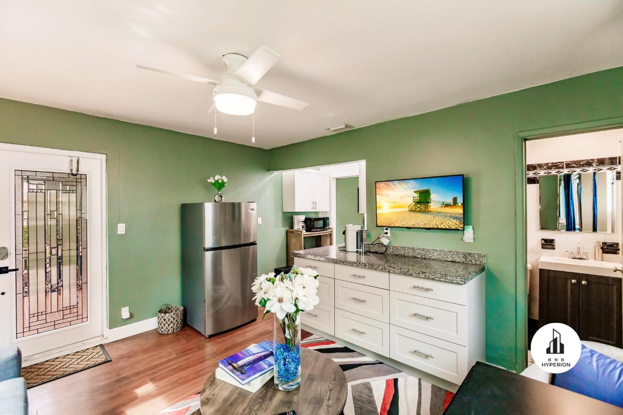 Uhost Ai - Updated 1B1B Hideaway - Sleeps 3 Hollywood Buitenkant foto