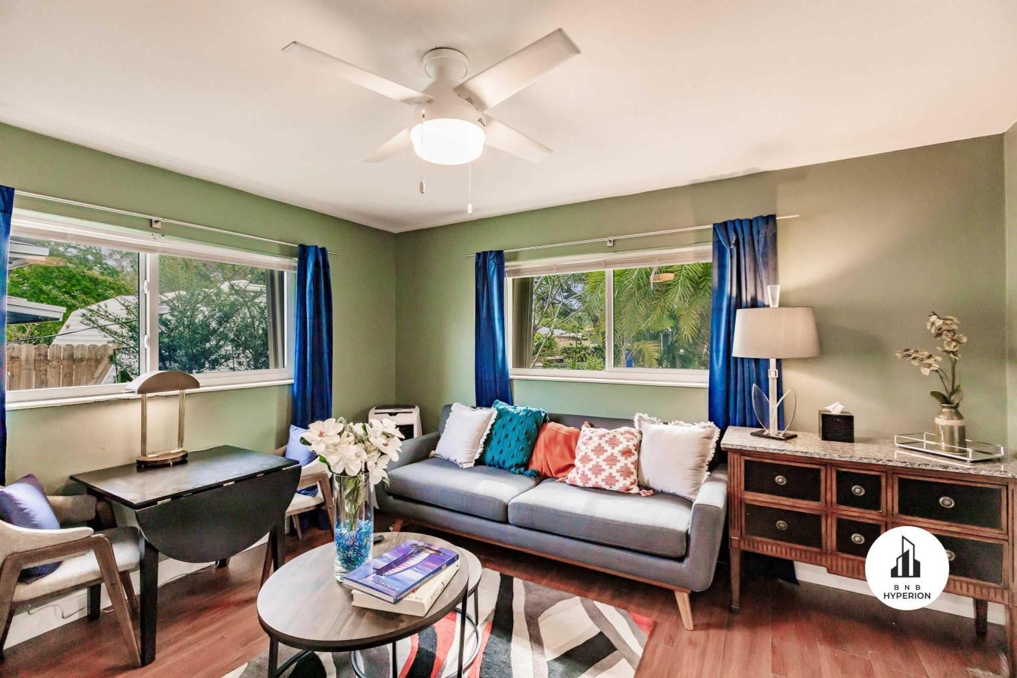 Uhost Ai - Updated 1B1B Hideaway - Sleeps 3 Hollywood Buitenkant foto